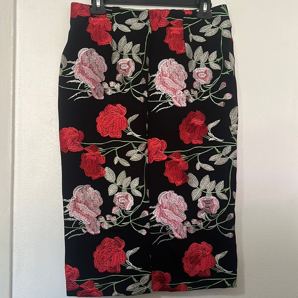 Embroidered skirt